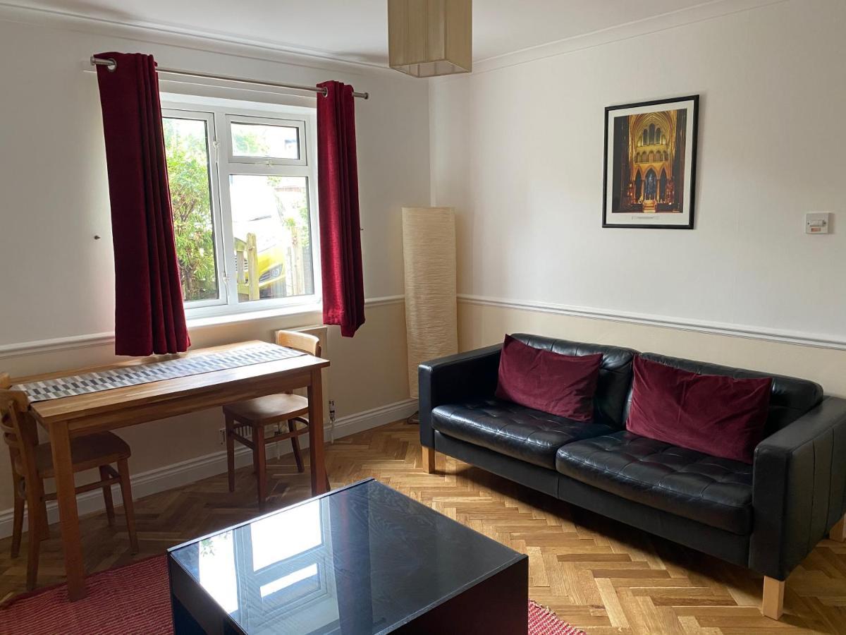 Byways Serviced Apartments Salisbury Esterno foto