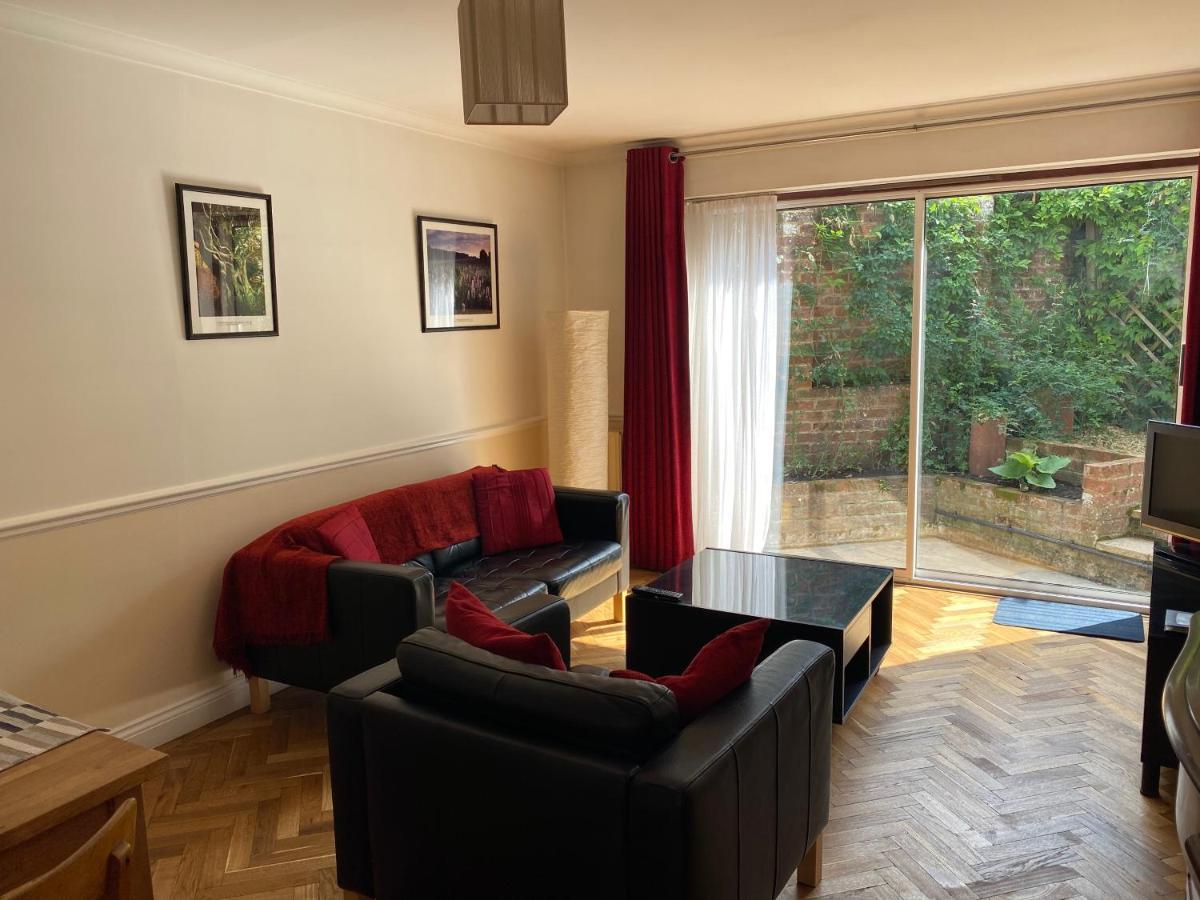 Byways Serviced Apartments Salisbury Esterno foto