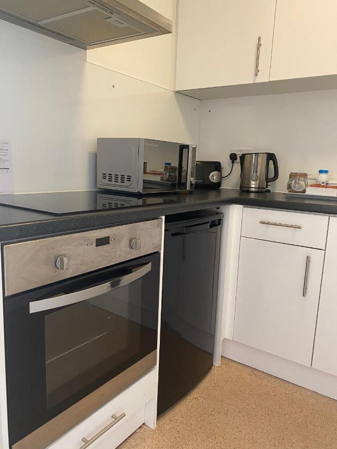 Byways Serviced Apartments Salisbury Esterno foto