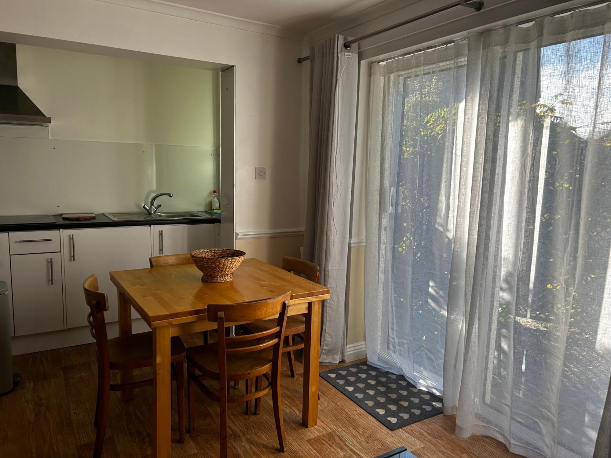Byways Serviced Apartments Salisbury Esterno foto