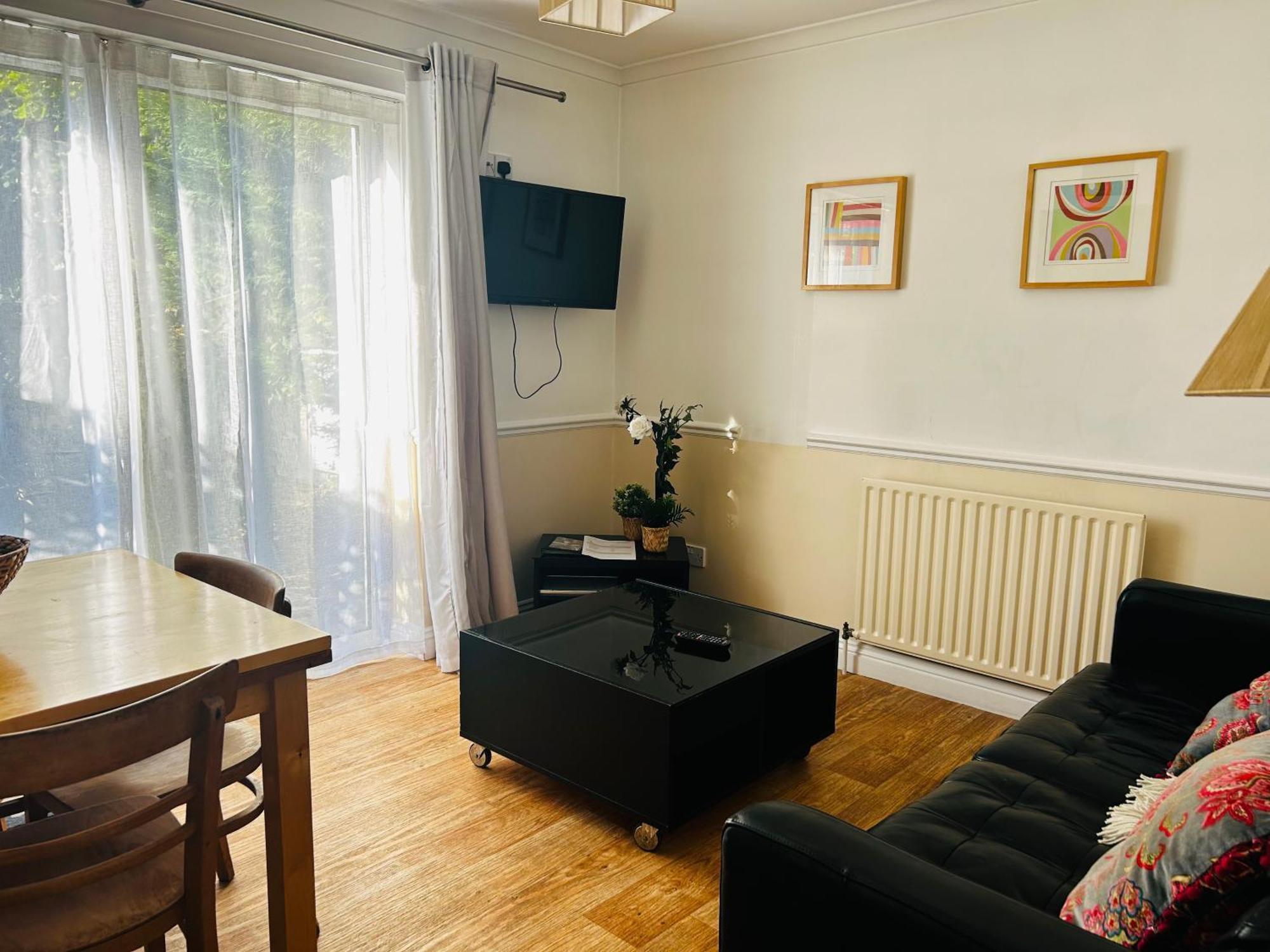 Byways Serviced Apartments Salisbury Esterno foto