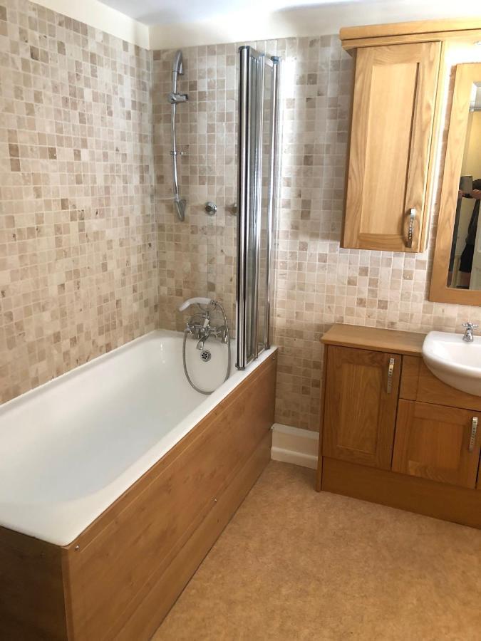 Byways Serviced Apartments Salisbury Esterno foto